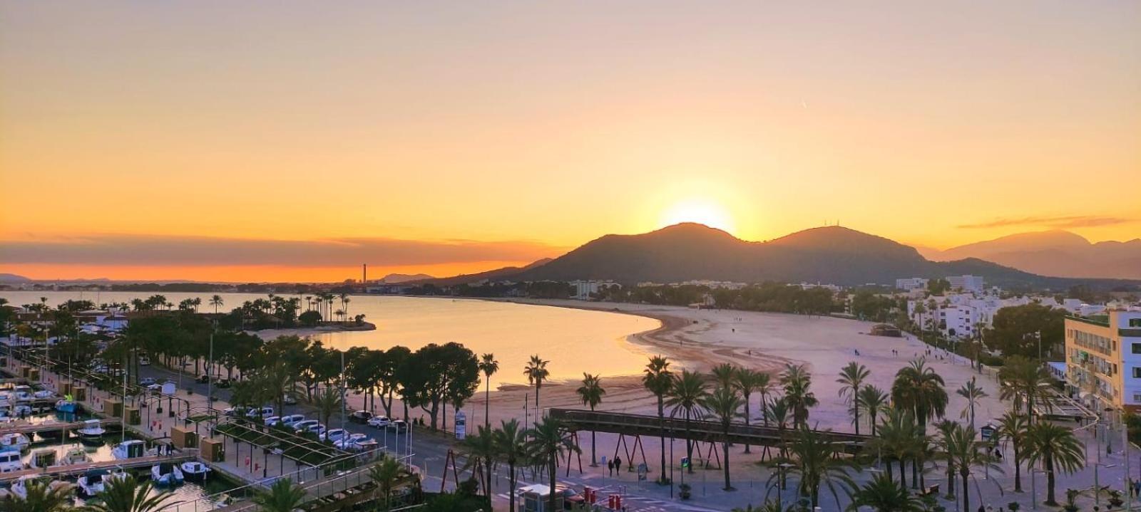 Tranquilo Apartamento Con Vistas Al Mar. Port de Alcudia  Zewnętrze zdjęcie